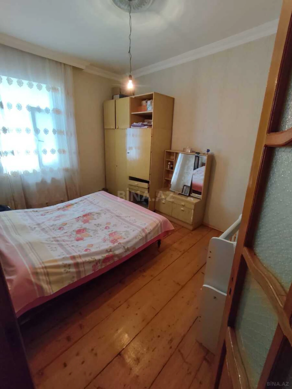 Satılır 11 otaqlı həyət evi 450 m²