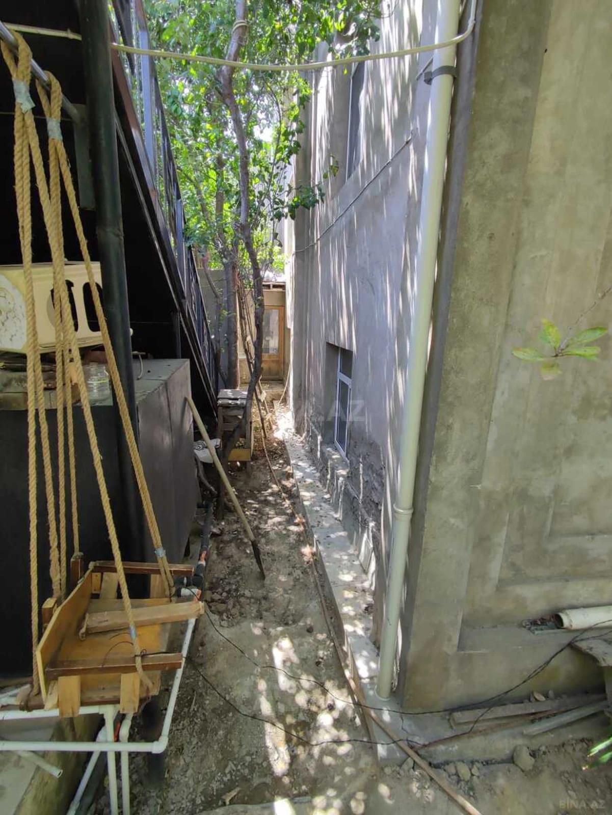 Satılır 11 otaqlı həyət evi 450 m²
