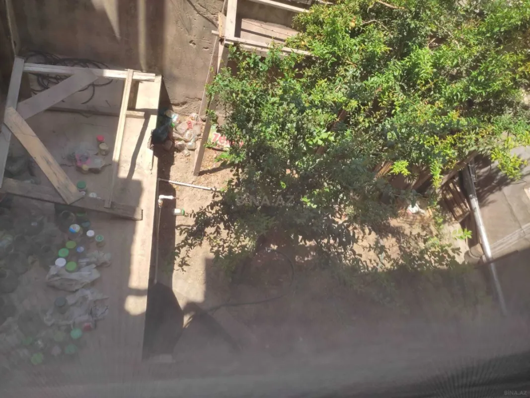 Satılır 11 otaqlı həyət evi 450 m²