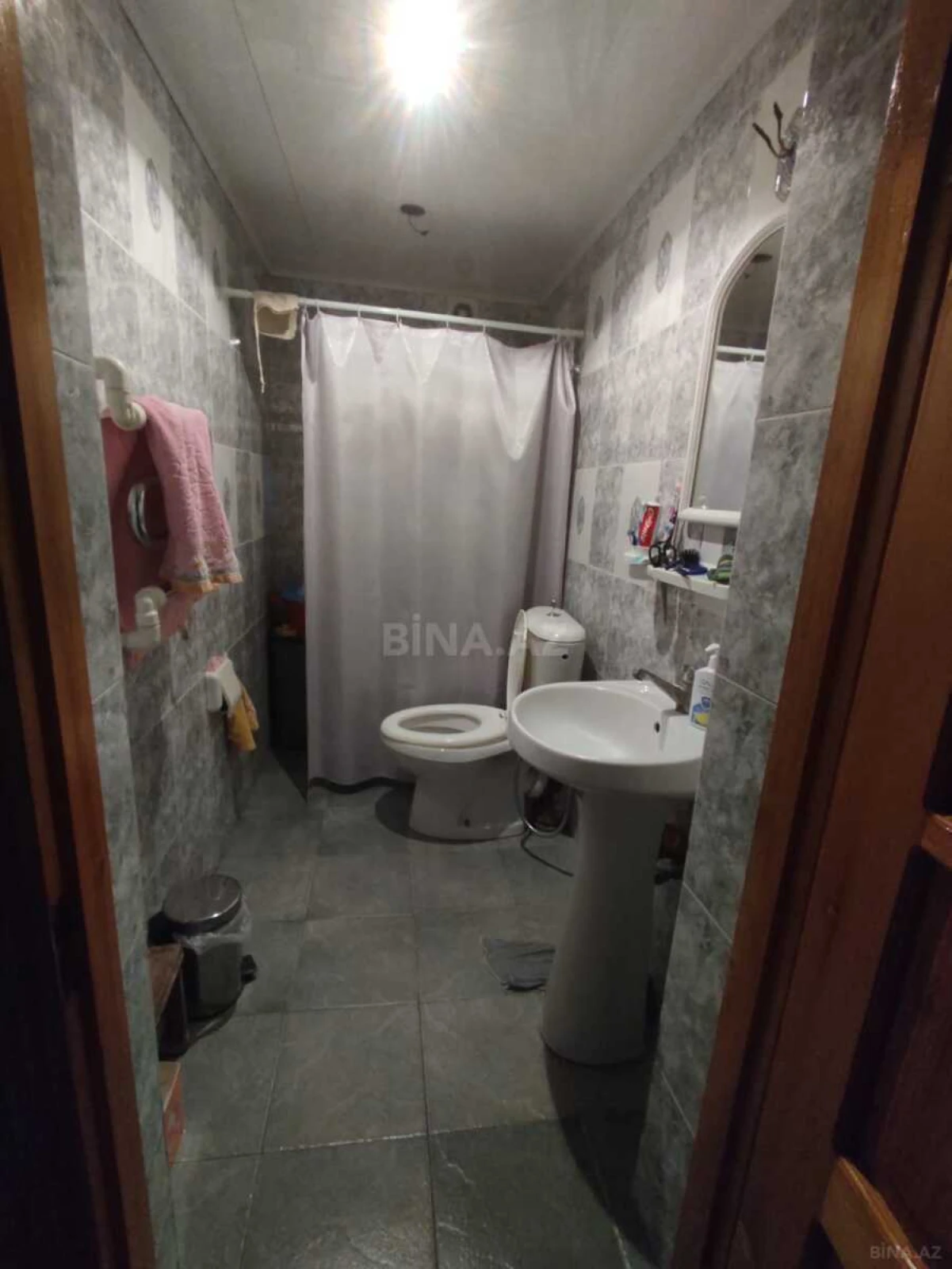 Satılır 11 otaqlı həyət evi 450 m²
