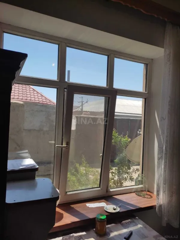 Satılır 11 otaqlı həyət evi 450 m²