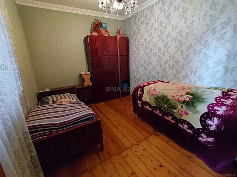 Satılır 11 otaqlı həyət evi 450 m²