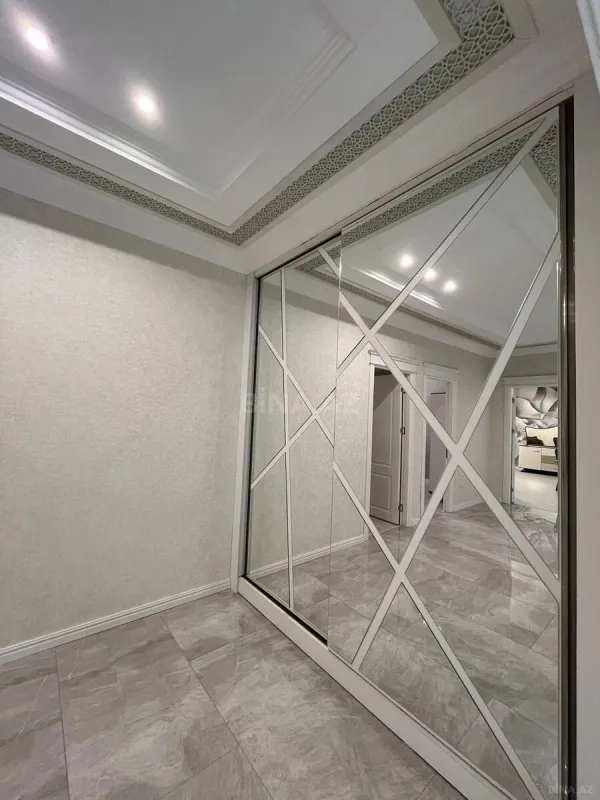 Satılır 3 otaqlı mənzil 148 m²