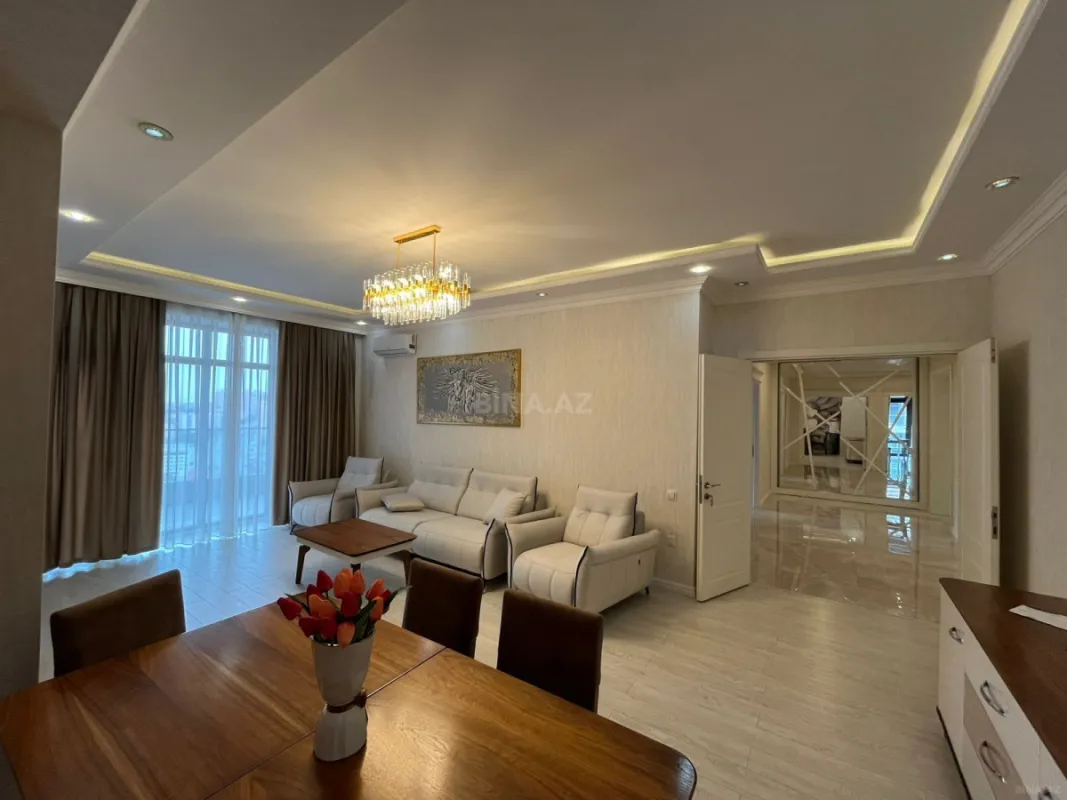 Satılır 3 otaqlı mənzil 148 m²