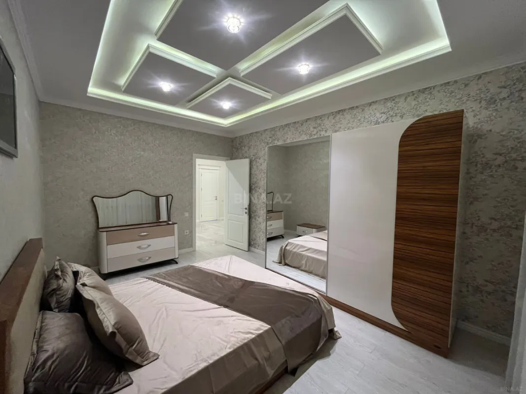 Satılır 3 otaqlı mənzil 148 m²