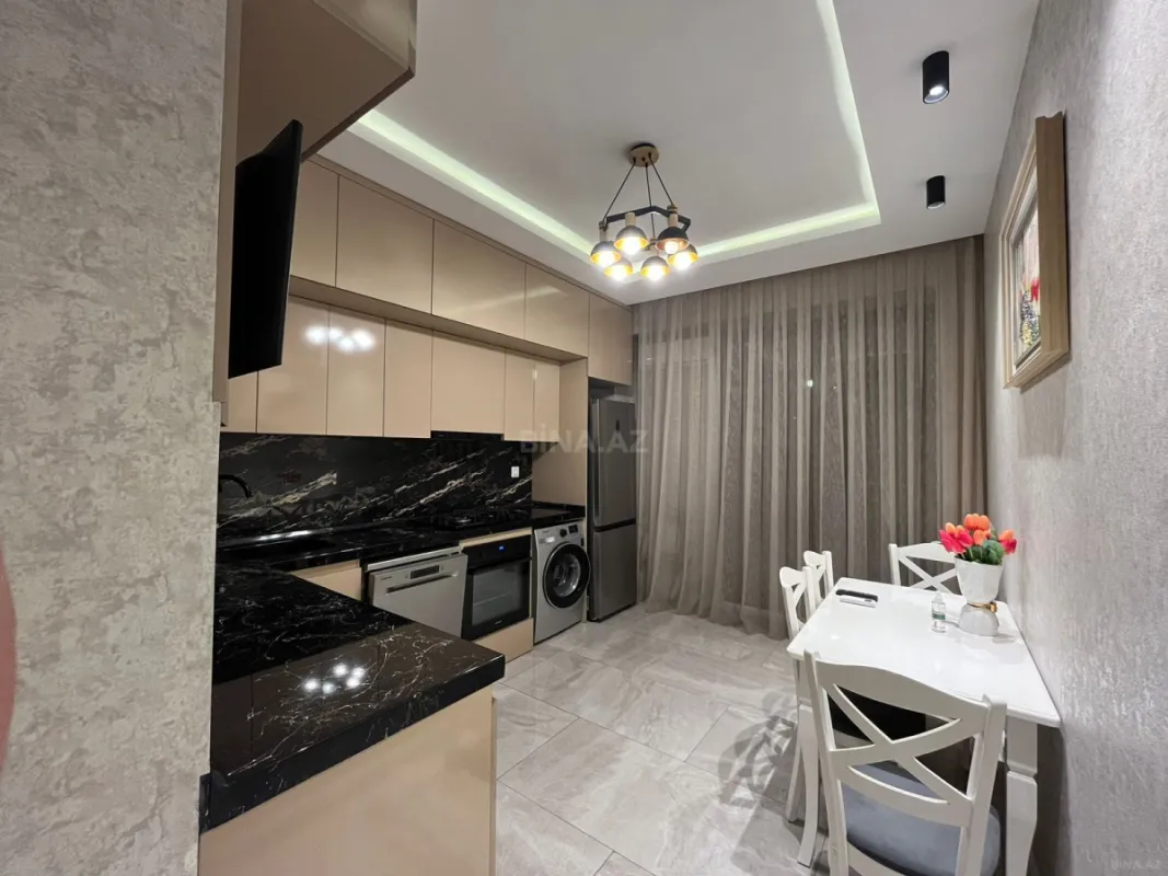 Satılır 3 otaqlı mənzil 148 m²