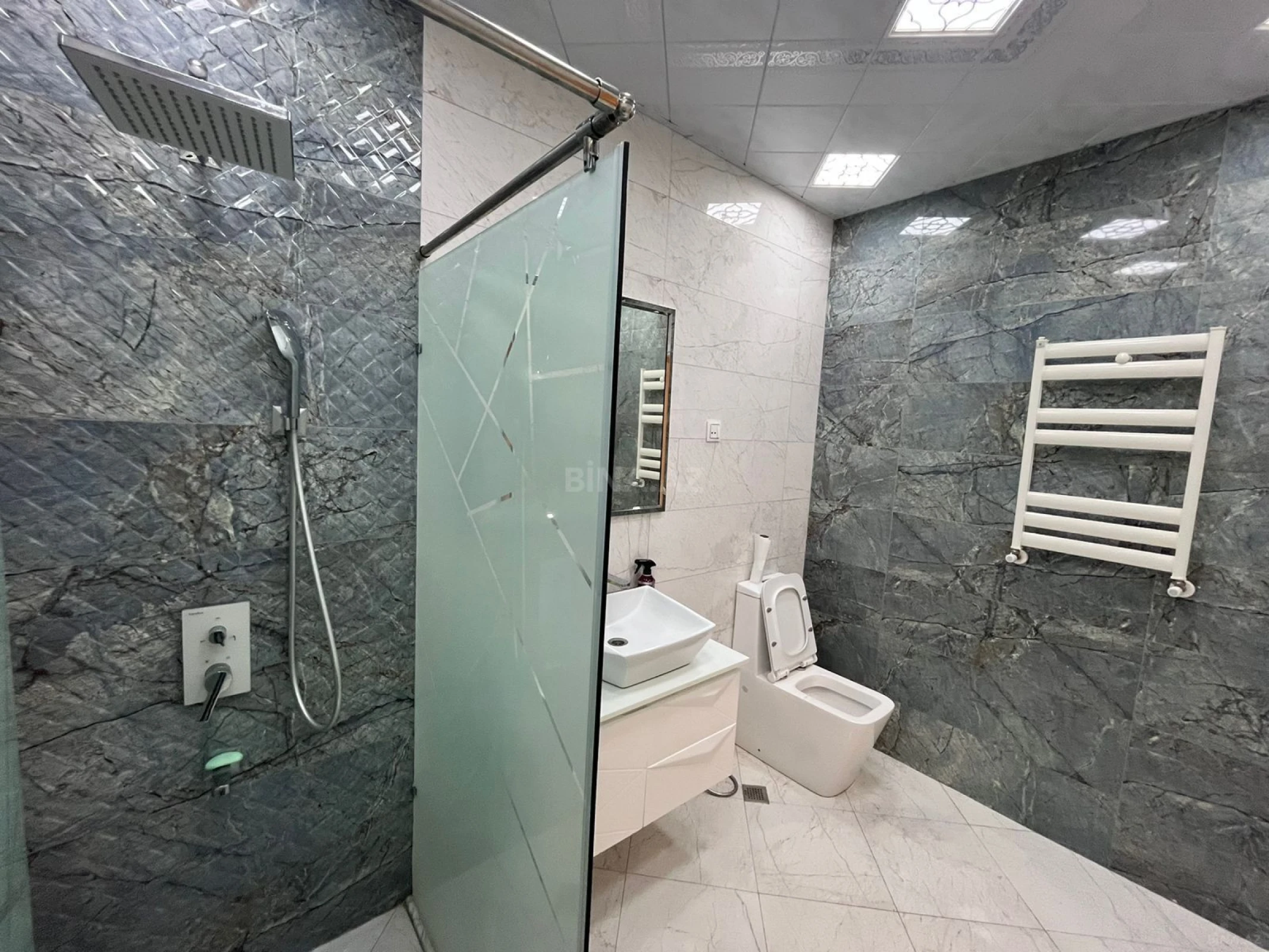 Satılır 3 otaqlı mənzil 148 m²