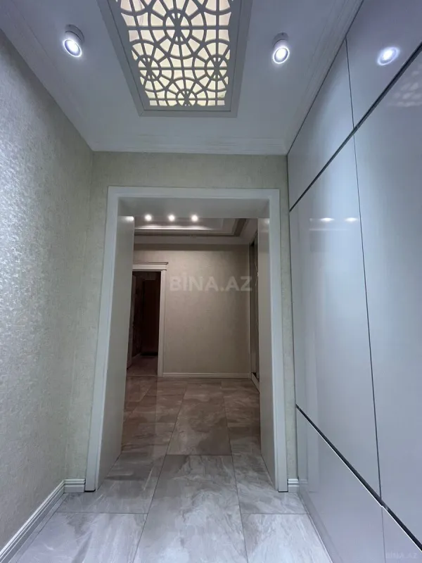 Satılır 3 otaqlı mənzil 148 m²