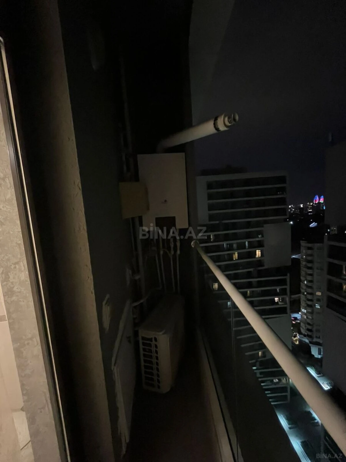 Satılır 3 otaqlı mənzil 148 m²