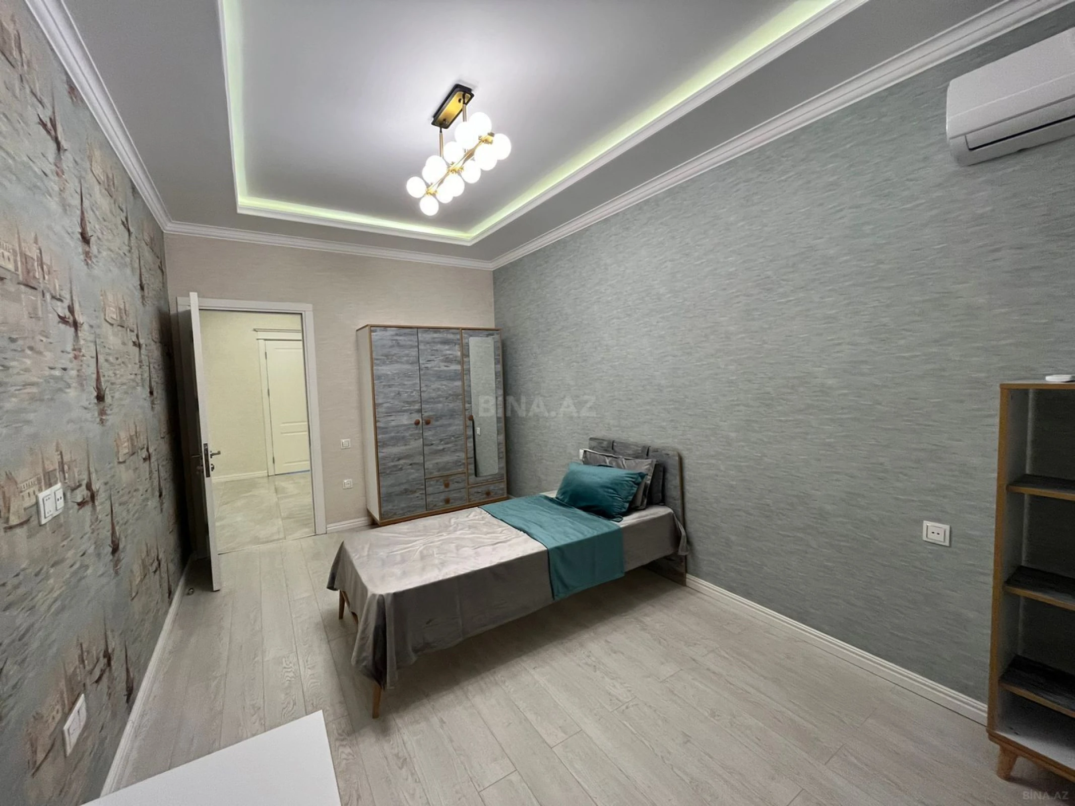 Satılır 3 otaqlı mənzil 148 m²