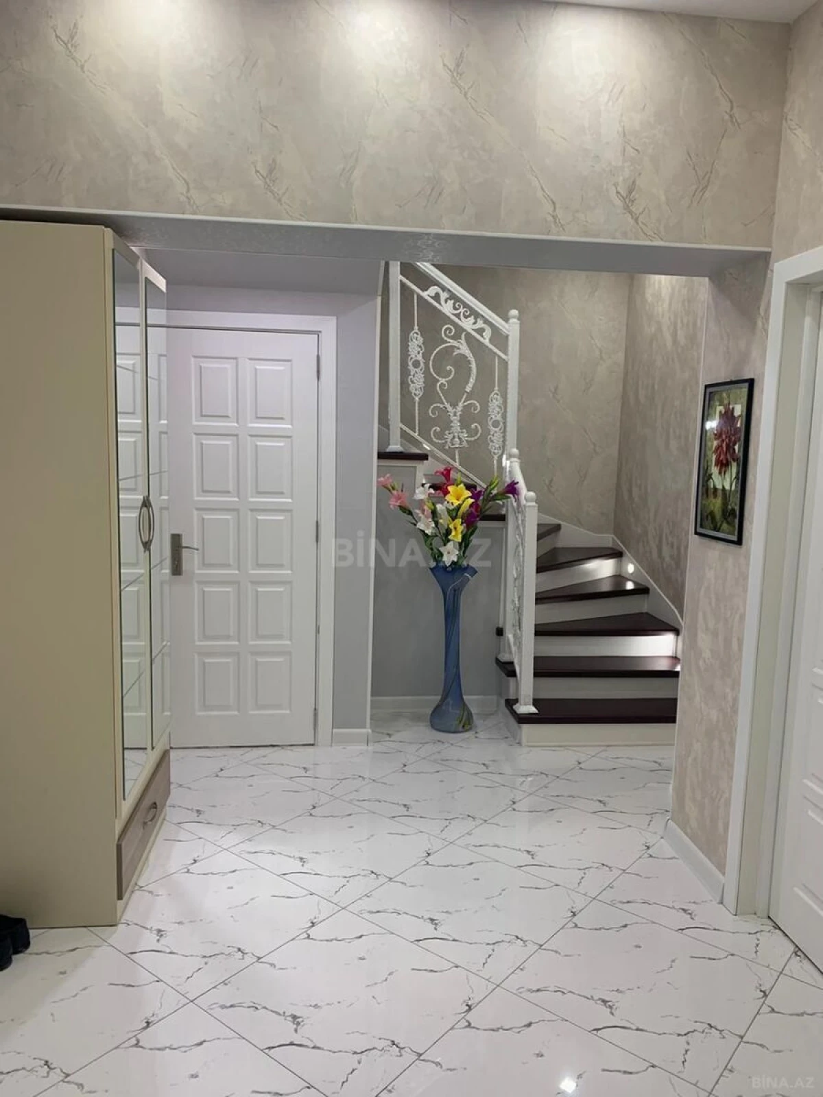 Kirayə verilir 3 otaqlı mənzil 150 m²