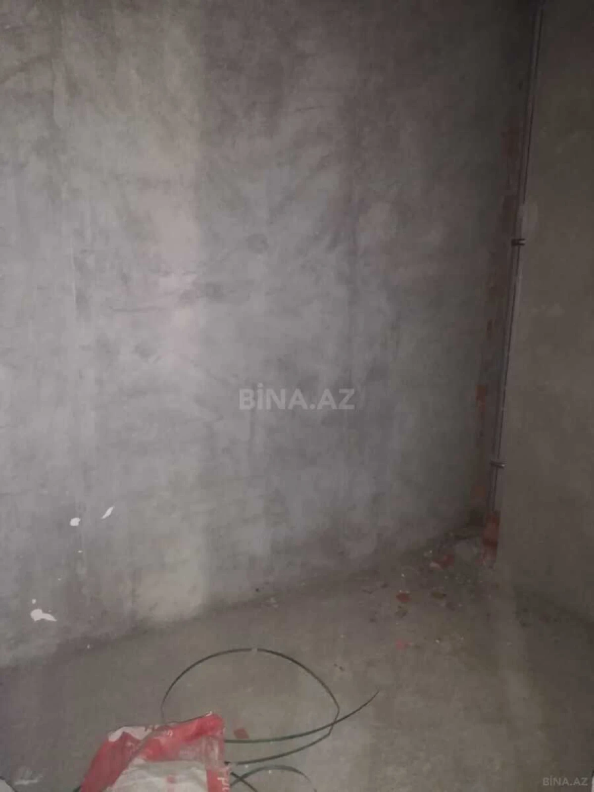 Satılır 3 otaqlı mənzil 173 m²