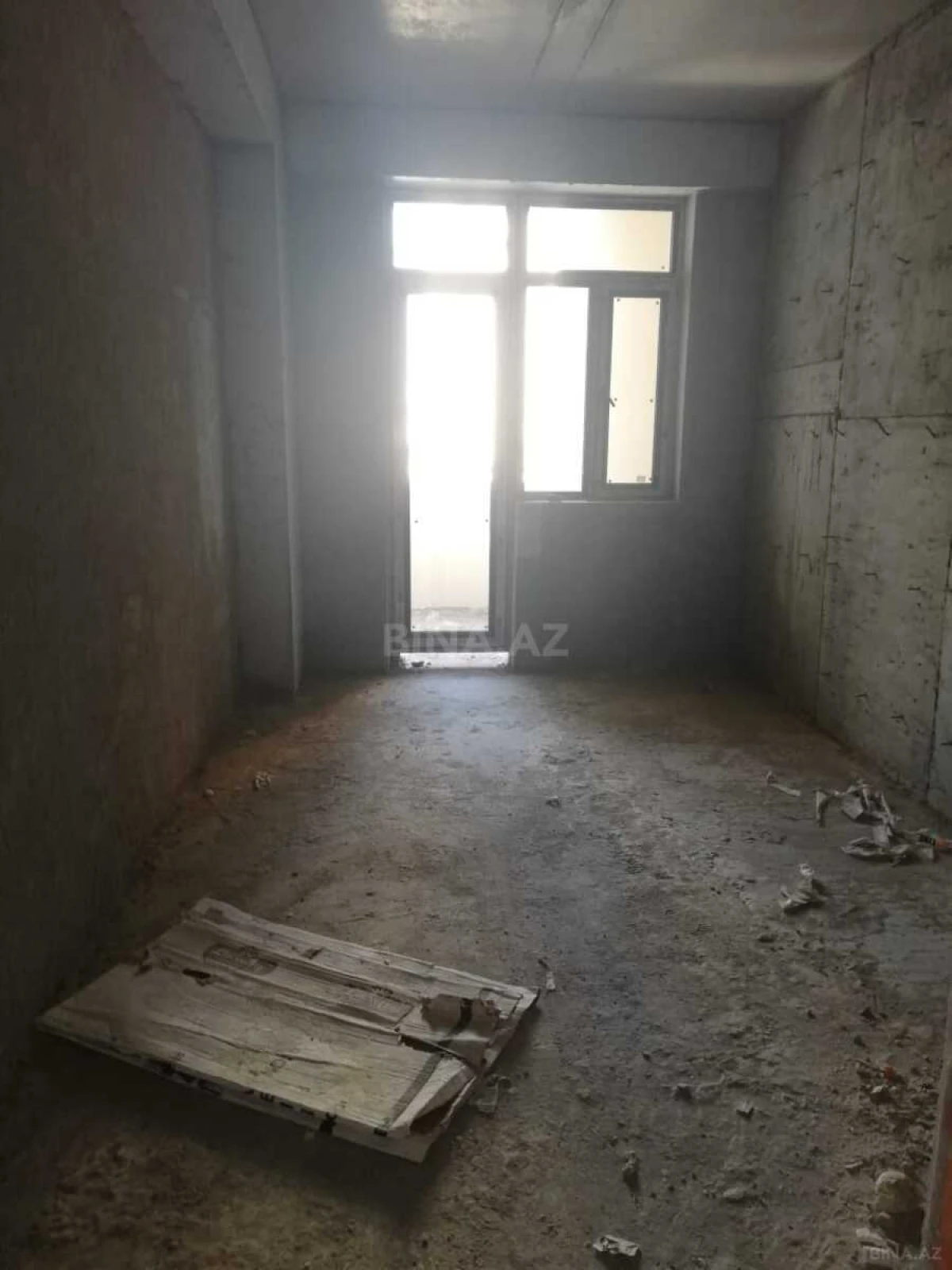Satılır 3 otaqlı mənzil 173 m²