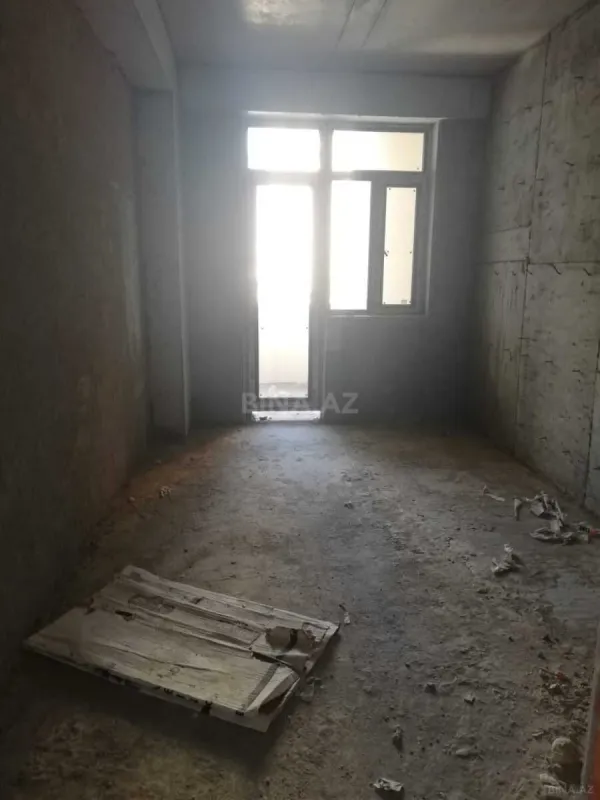 Satılır 3 otaqlı mənzil 173 m²