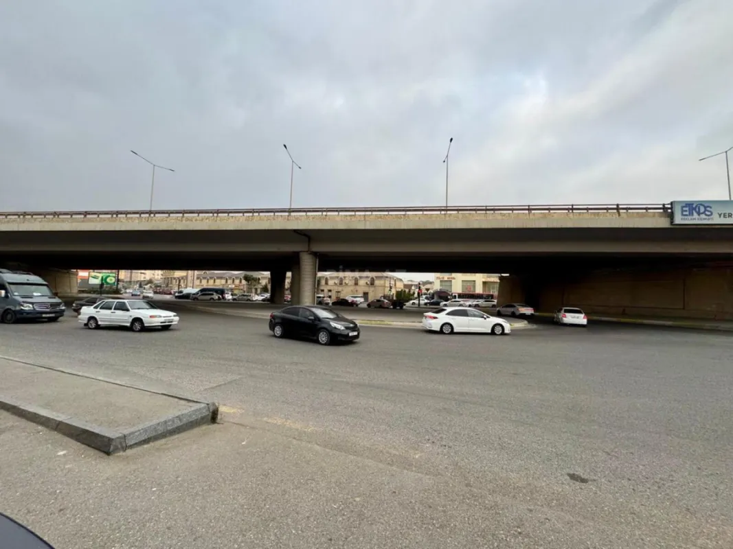 Satılır obyekt 357 m²