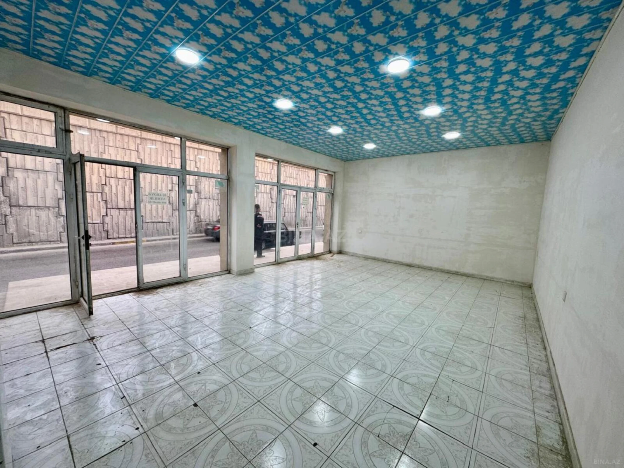 Satılır obyekt 357 m²