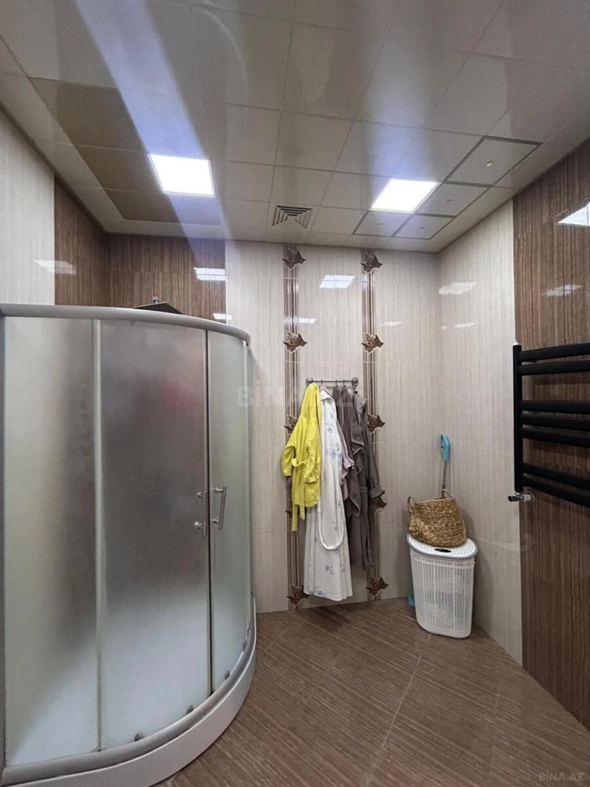 Satılır 4 otaqlı mənzil 162 m²