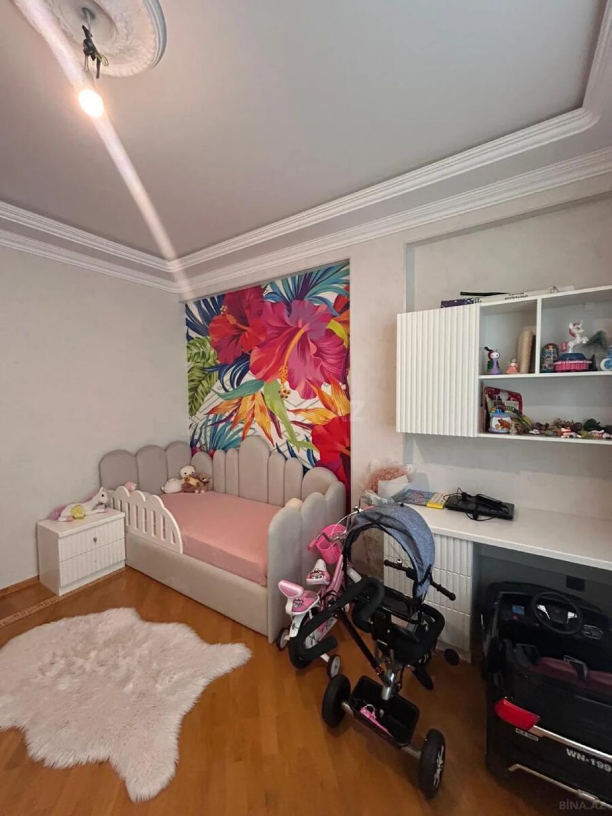 Satılır 4 otaqlı mənzil 162 m²