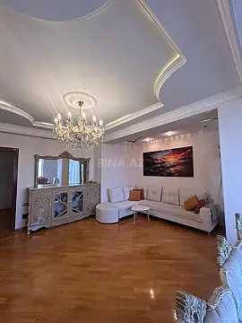 Satılır 4 otaqlı mənzil 162 m²