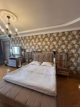 Satılır 4 otaqlı mənzil 162 m²
