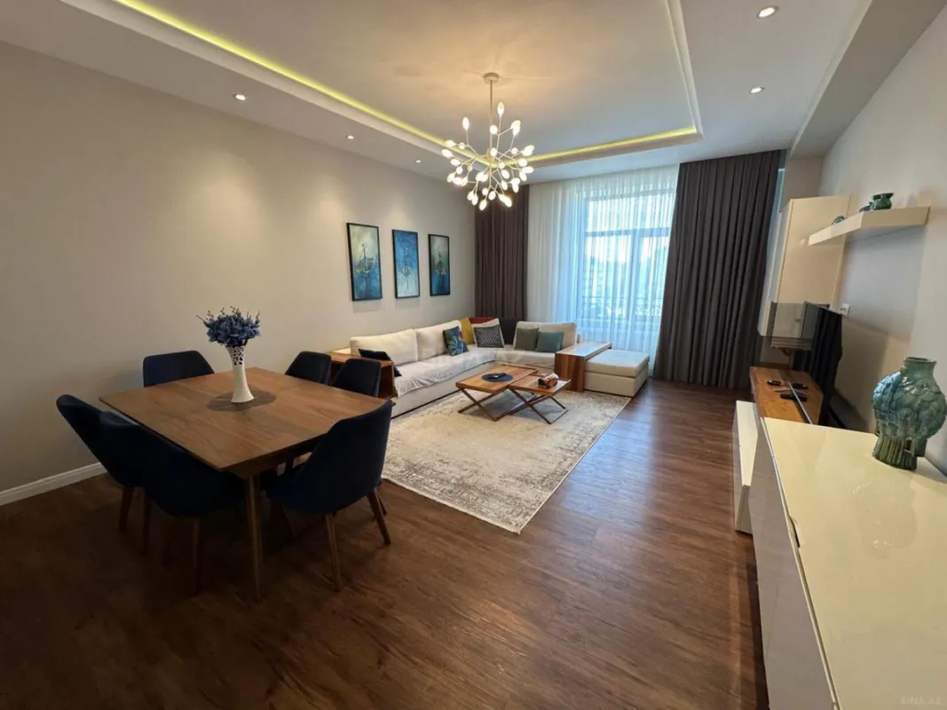 Kirayə verilir 3 otaqlı mənzil 140 m²