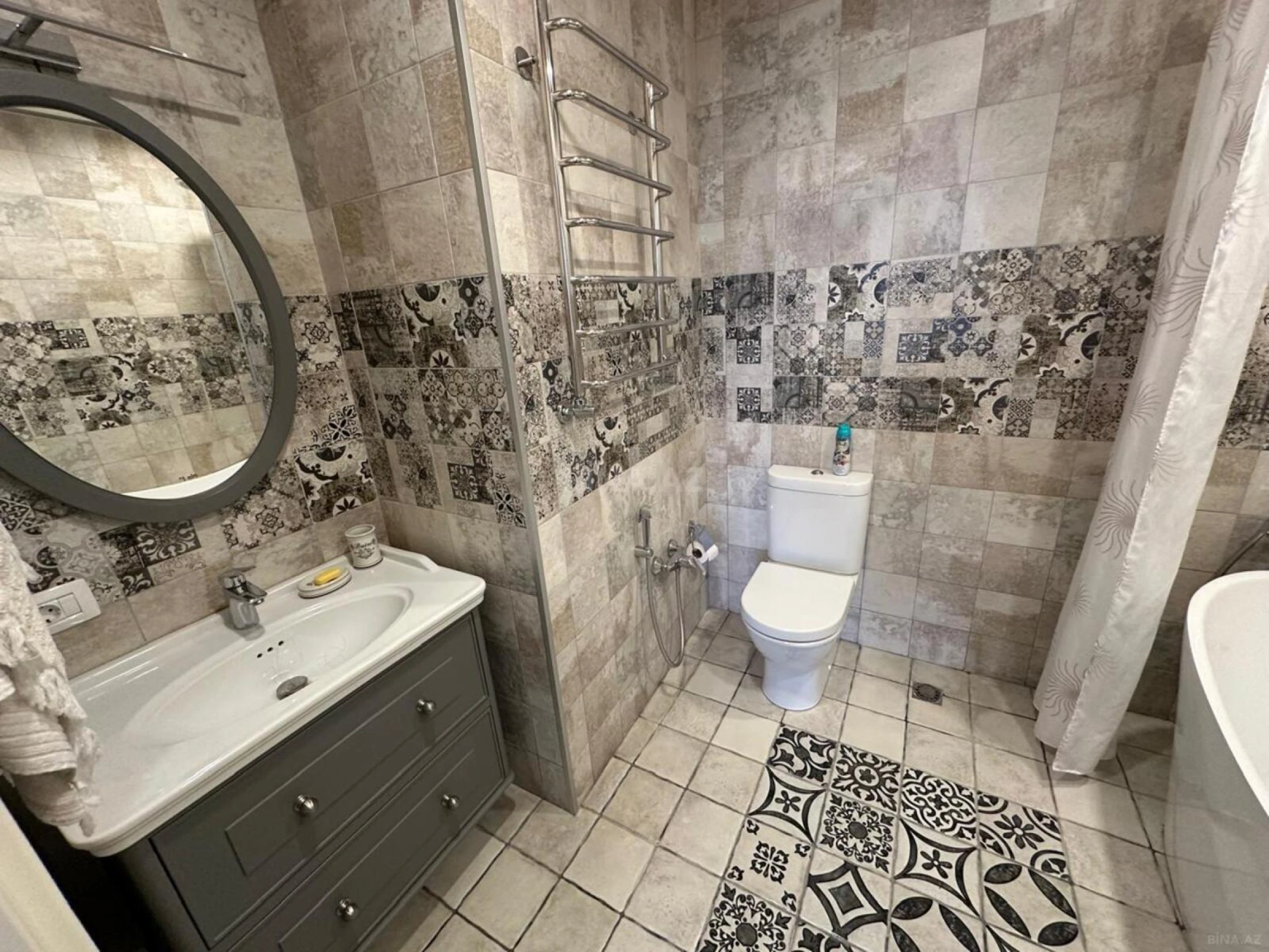 Kirayə verilir 3 otaqlı mənzil 140 m²