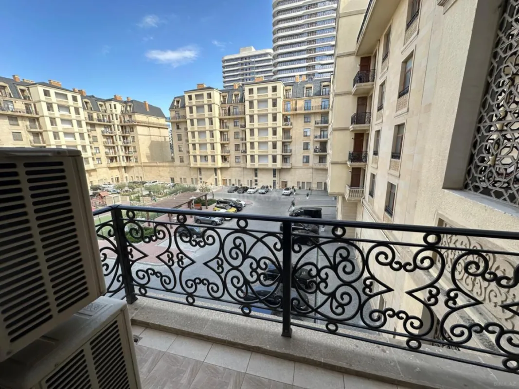 Kirayə verilir 3 otaqlı mənzil 140 m²