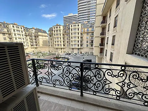 Kirayə verilir 3 otaqlı mənzil 140 m²
