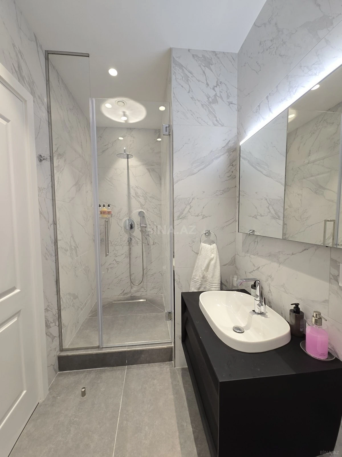 Kirayə verilir 3 otaqlı mənzil 125 m²