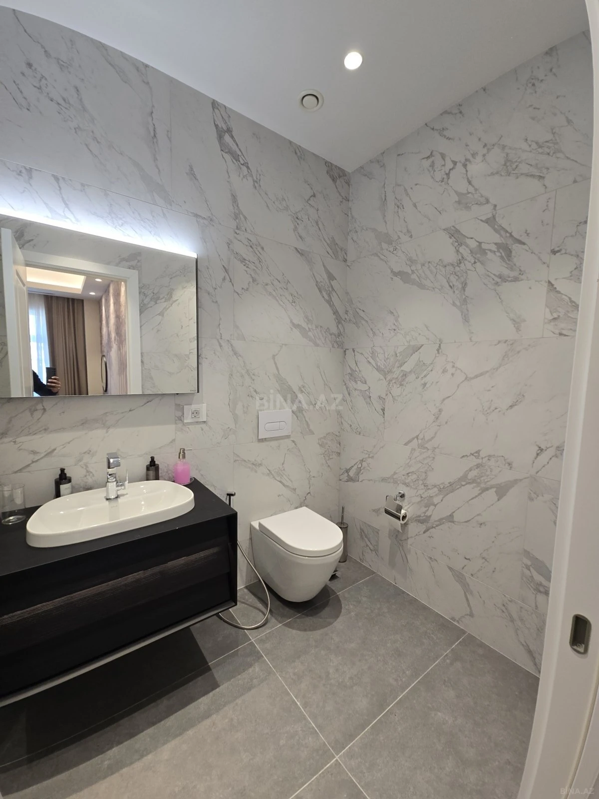 Kirayə verilir 3 otaqlı mənzil 125 m²