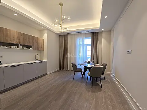 Kirayə verilir 3 otaqlı mənzil 125 m²