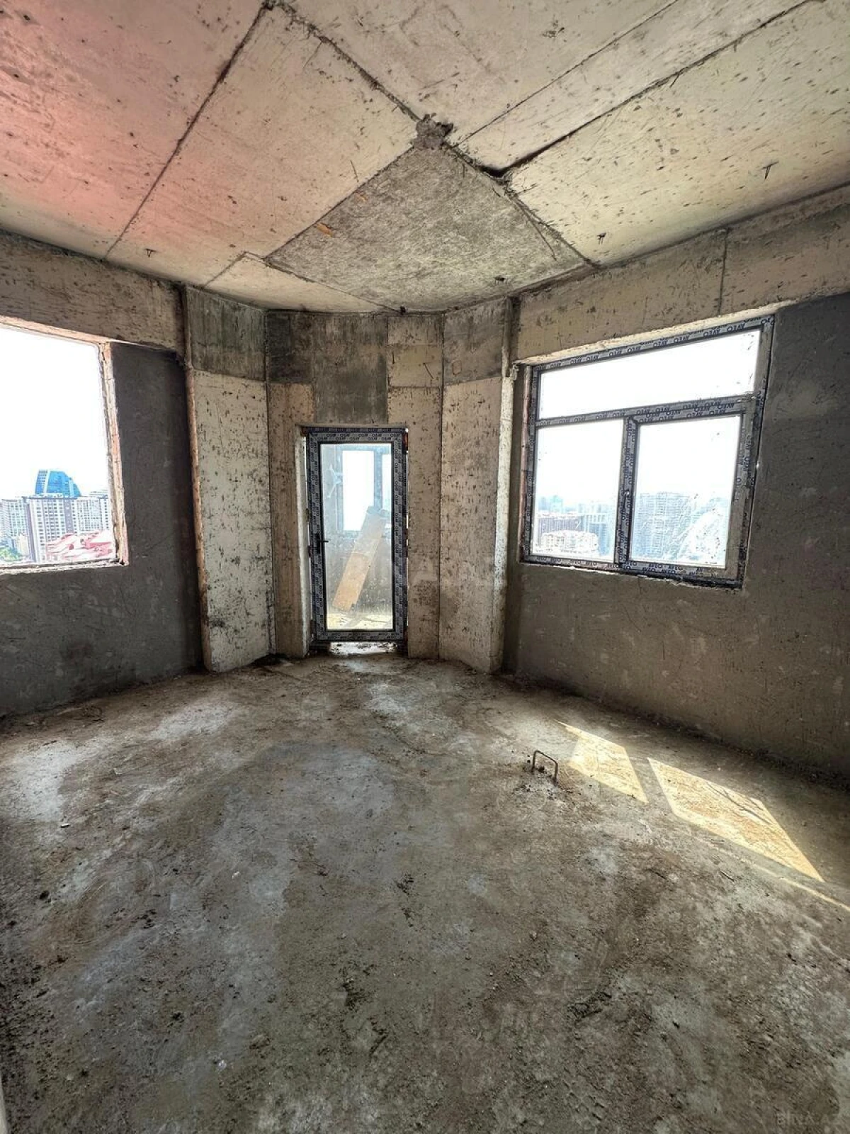 Satılır 2 otaqlı mənzil 70 m²