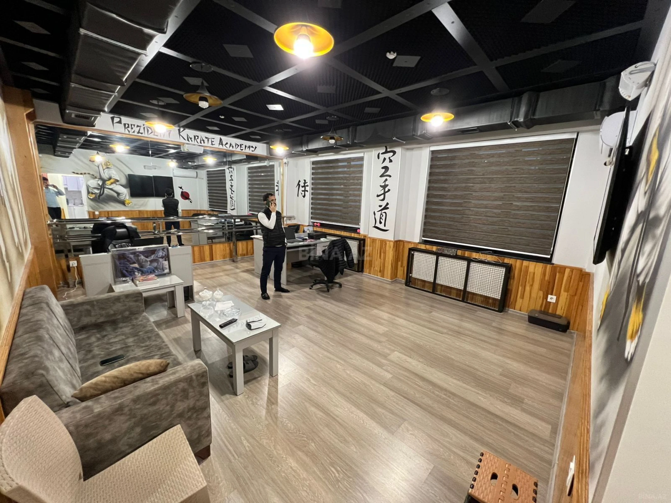 Satılır obyekt 200 m²