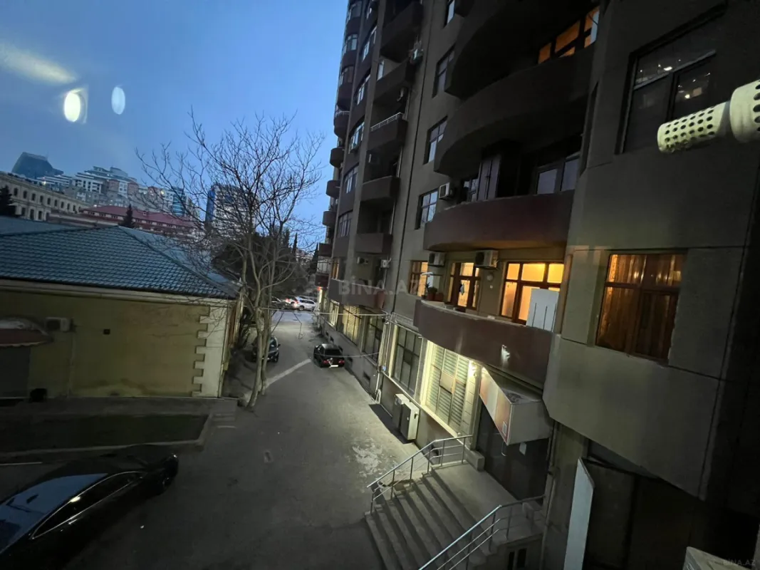 Satılır obyekt 200 m²