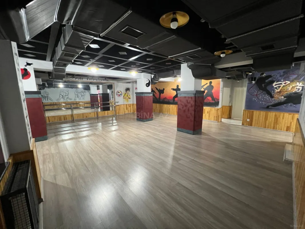 Satılır obyekt 200 m²