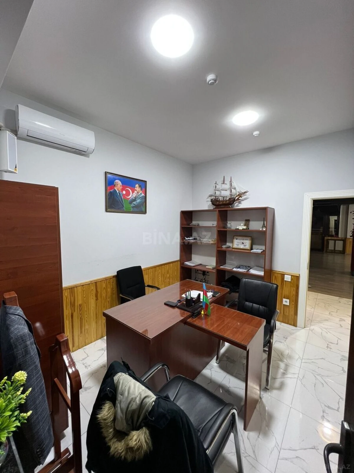 Satılır obyekt 200 m²