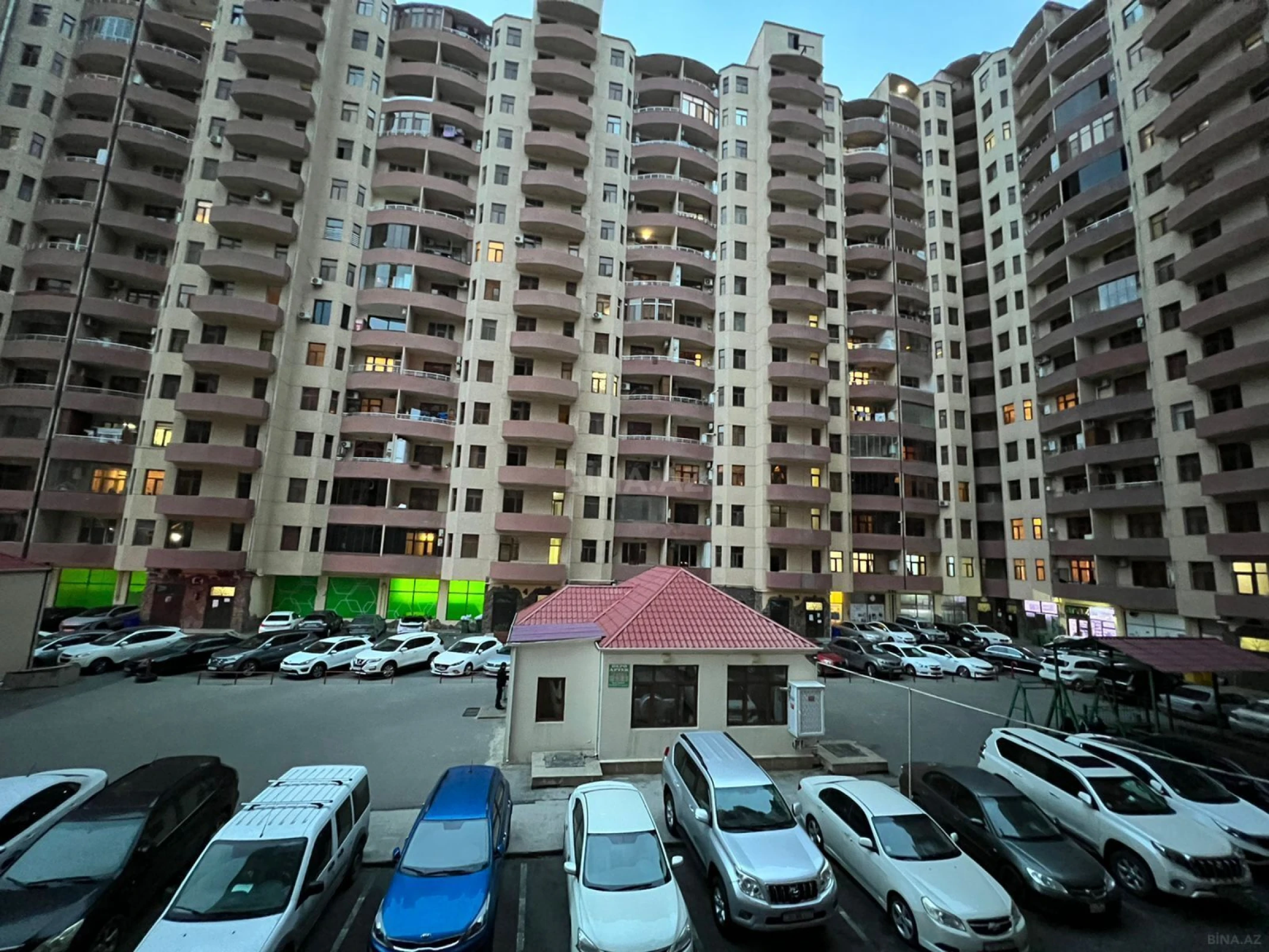 Satılır obyekt 200 m²