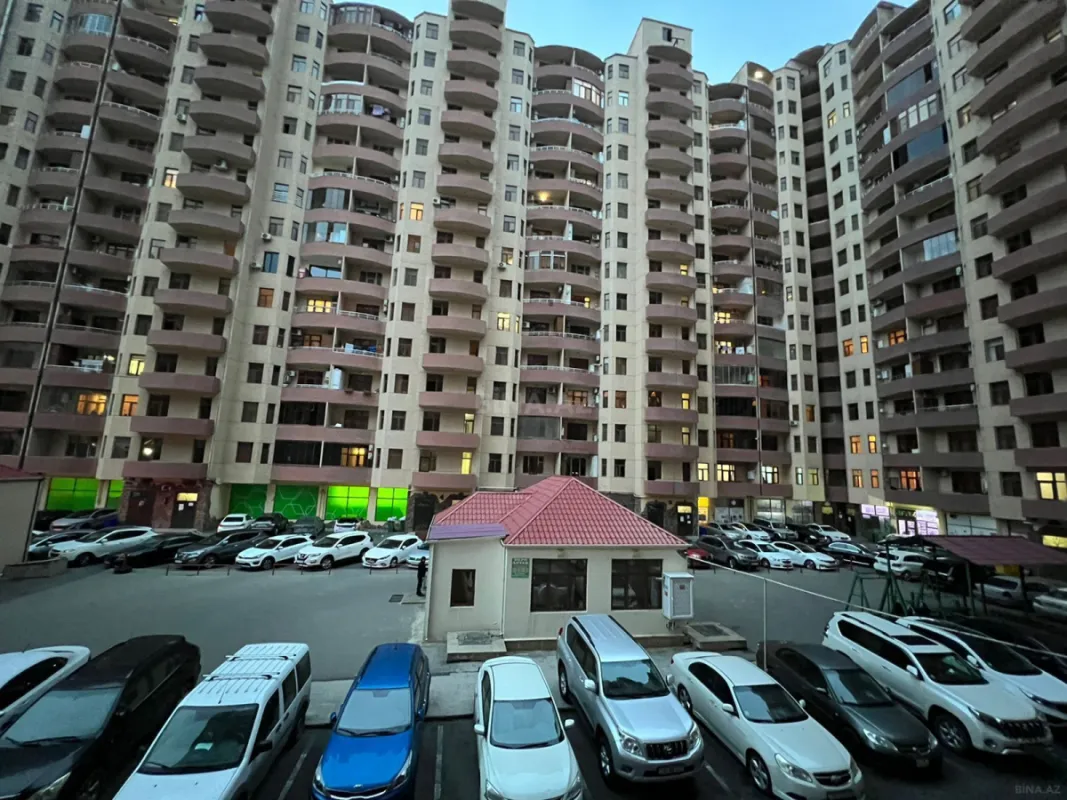 Satılır obyekt 200 m²