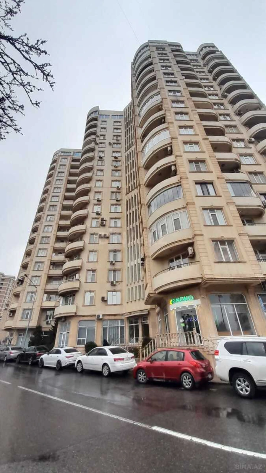 Satılır 4 otaqlı mənzil 160 m²