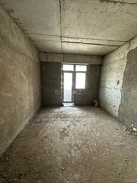 Satılır 2 otaqlı mənzil 93 m²