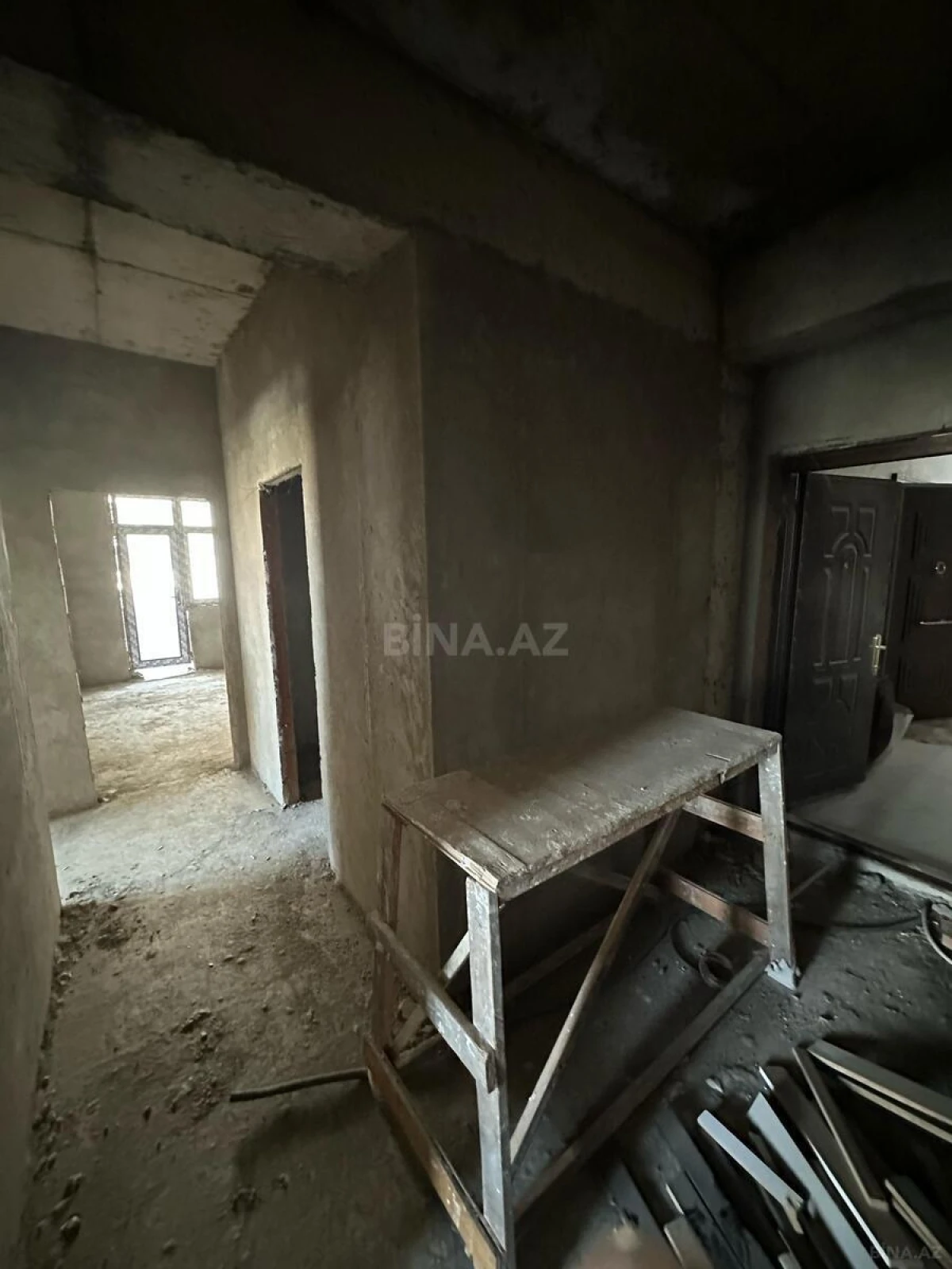 Satılır 2 otaqlı mənzil 93 m²