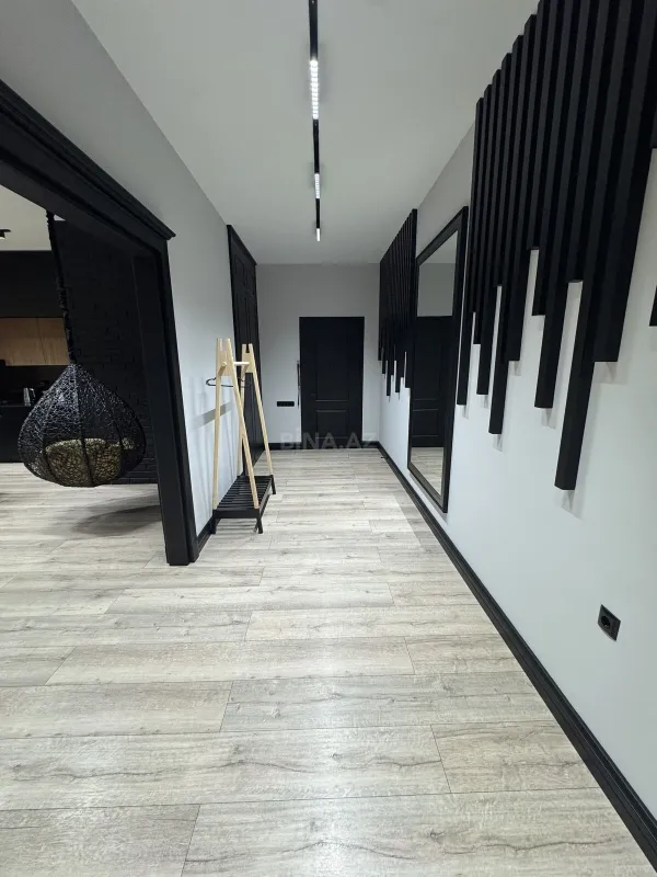 Satılır 3 otaqlı mənzil 141 m²