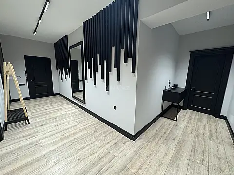 Satılır 3 otaqlı mənzil 141 m²