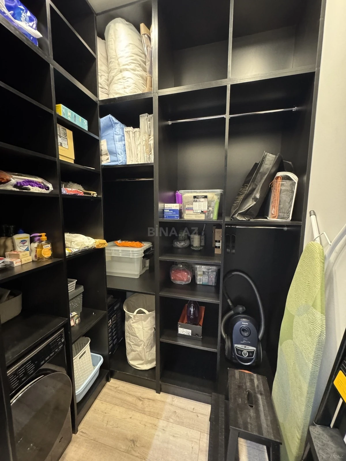 Satılır 3 otaqlı mənzil 141 m²