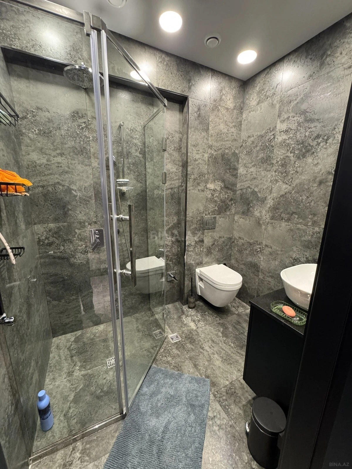 Satılır 3 otaqlı mənzil 141 m²