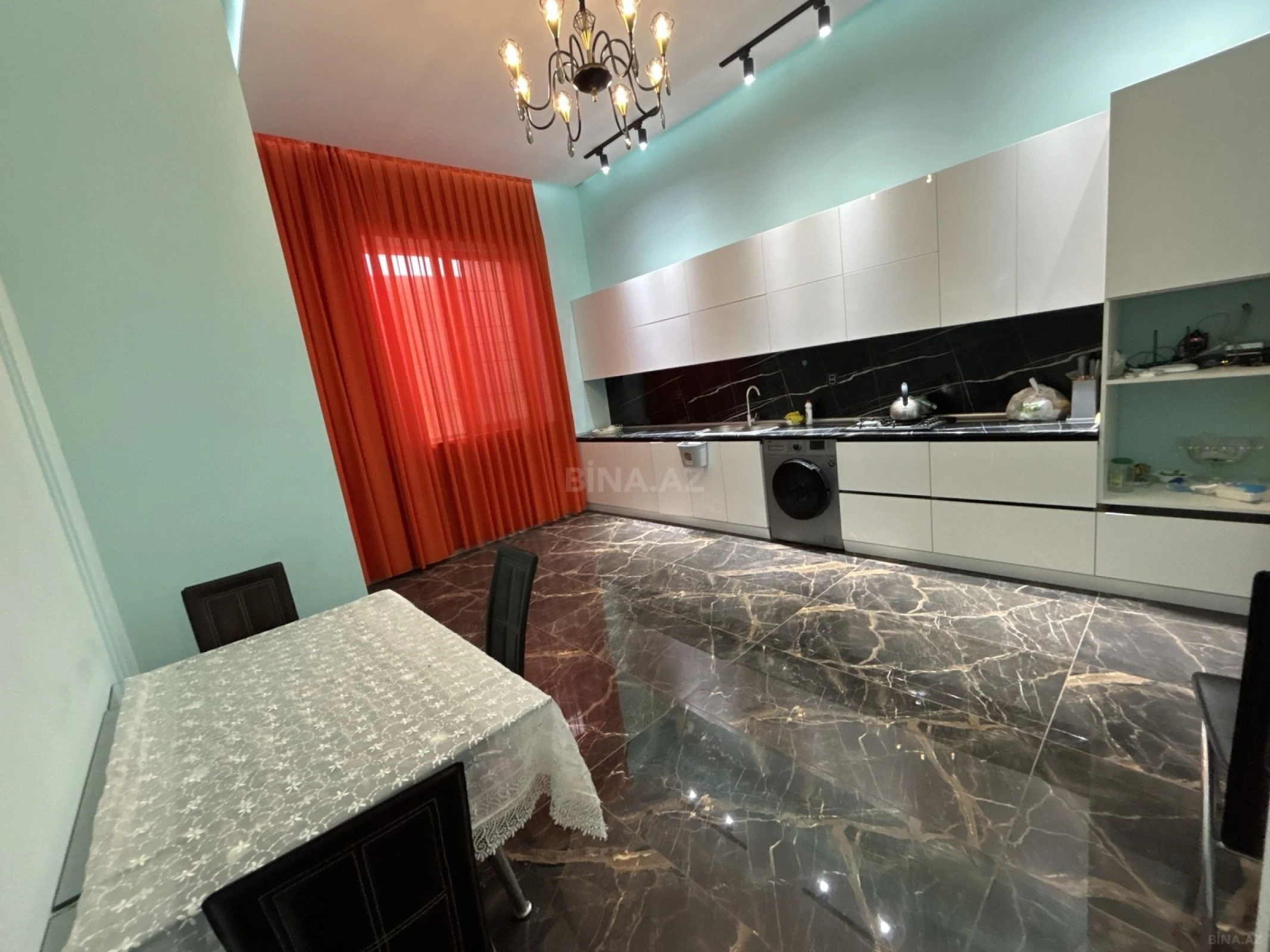 Satılır 4 otaqlı həyət evi 175 m²