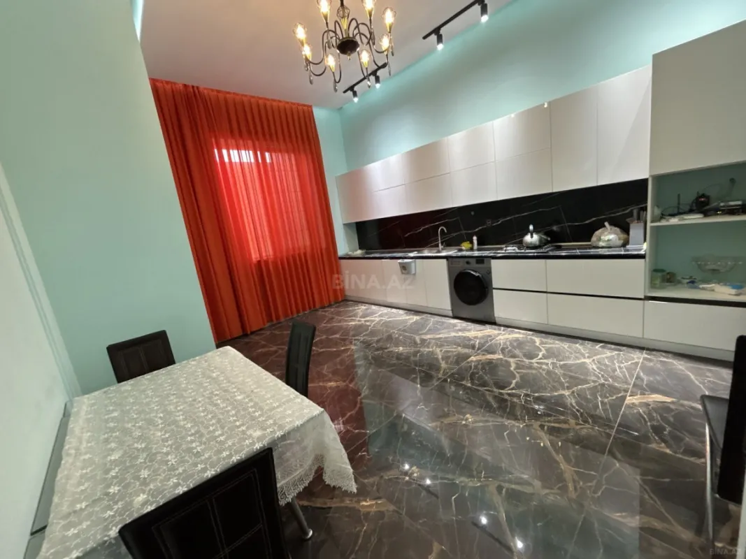 Satılır 4 otaqlı həyət evi 175 m²