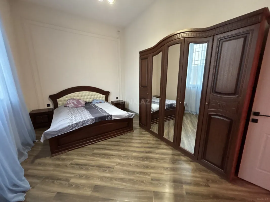 Satılır 4 otaqlı həyət evi 175 m²