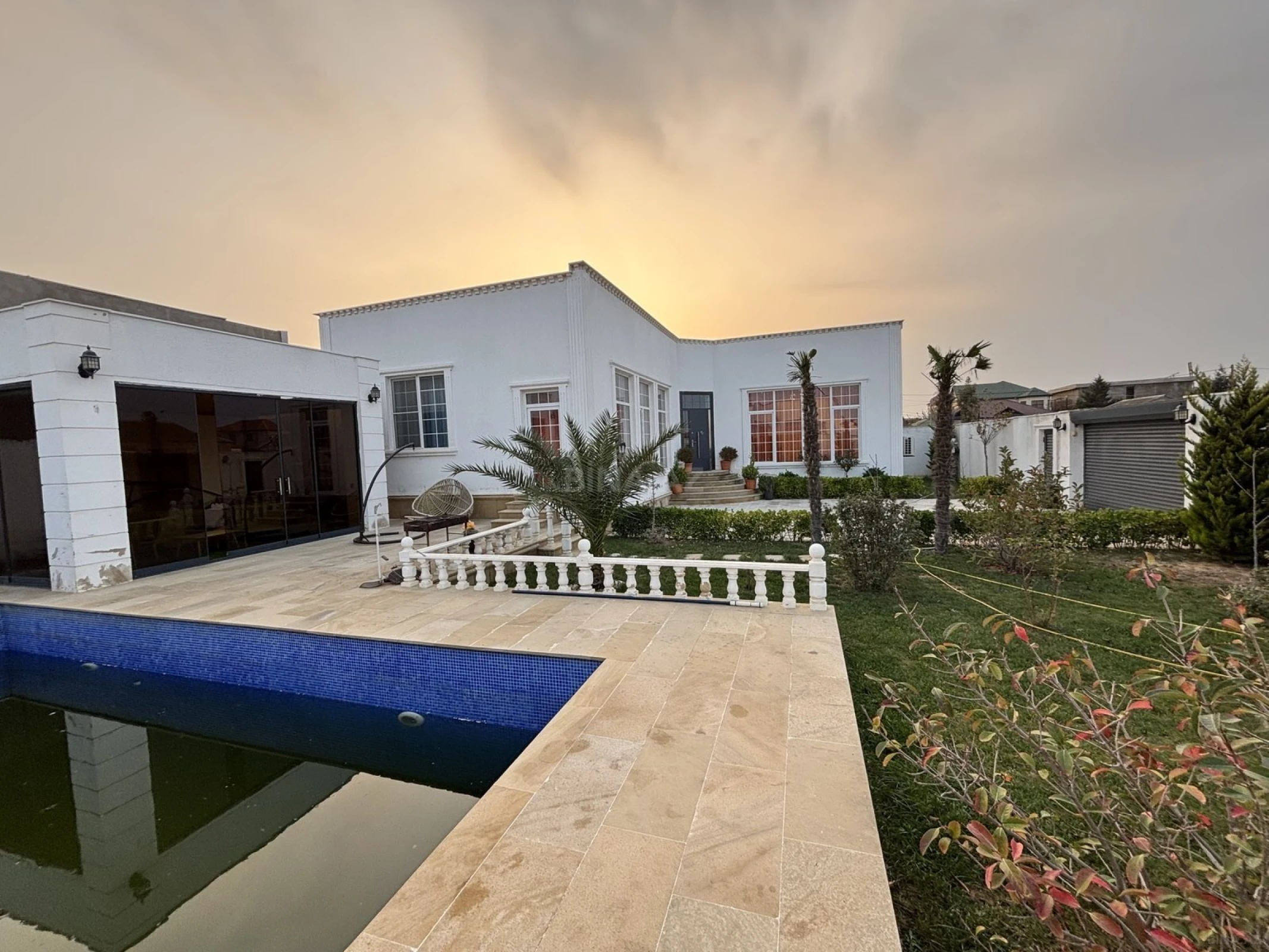 Satılır 4 otaqlı həyət evi 175 m²