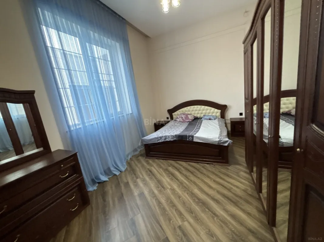 Satılır 4 otaqlı həyət evi 175 m²
